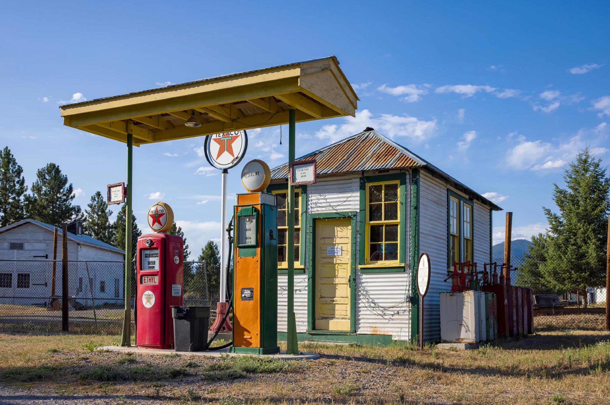 GAS STATION REPLICA