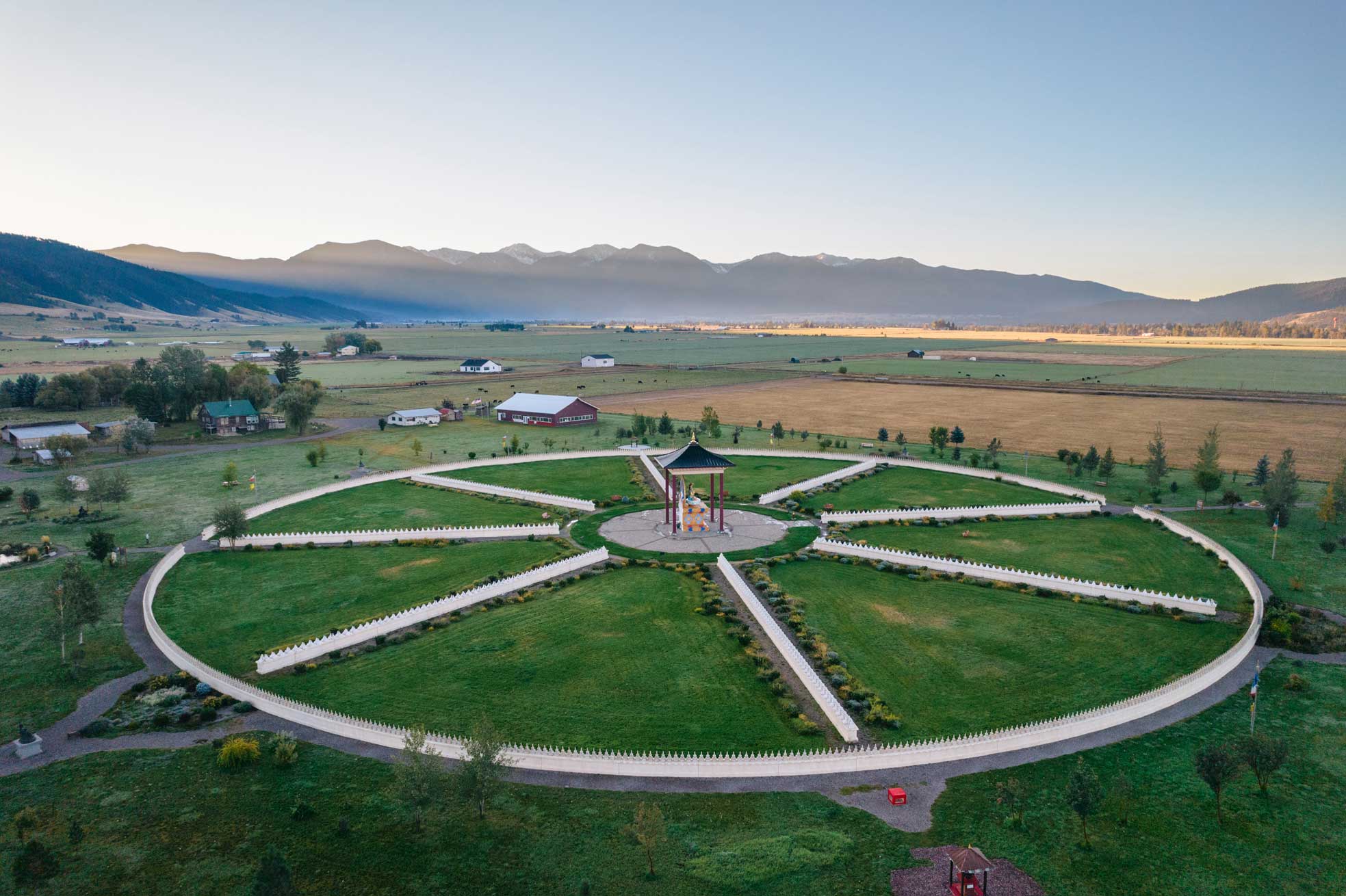 GARDEN OF ONE THOUSAND BUDDHAS