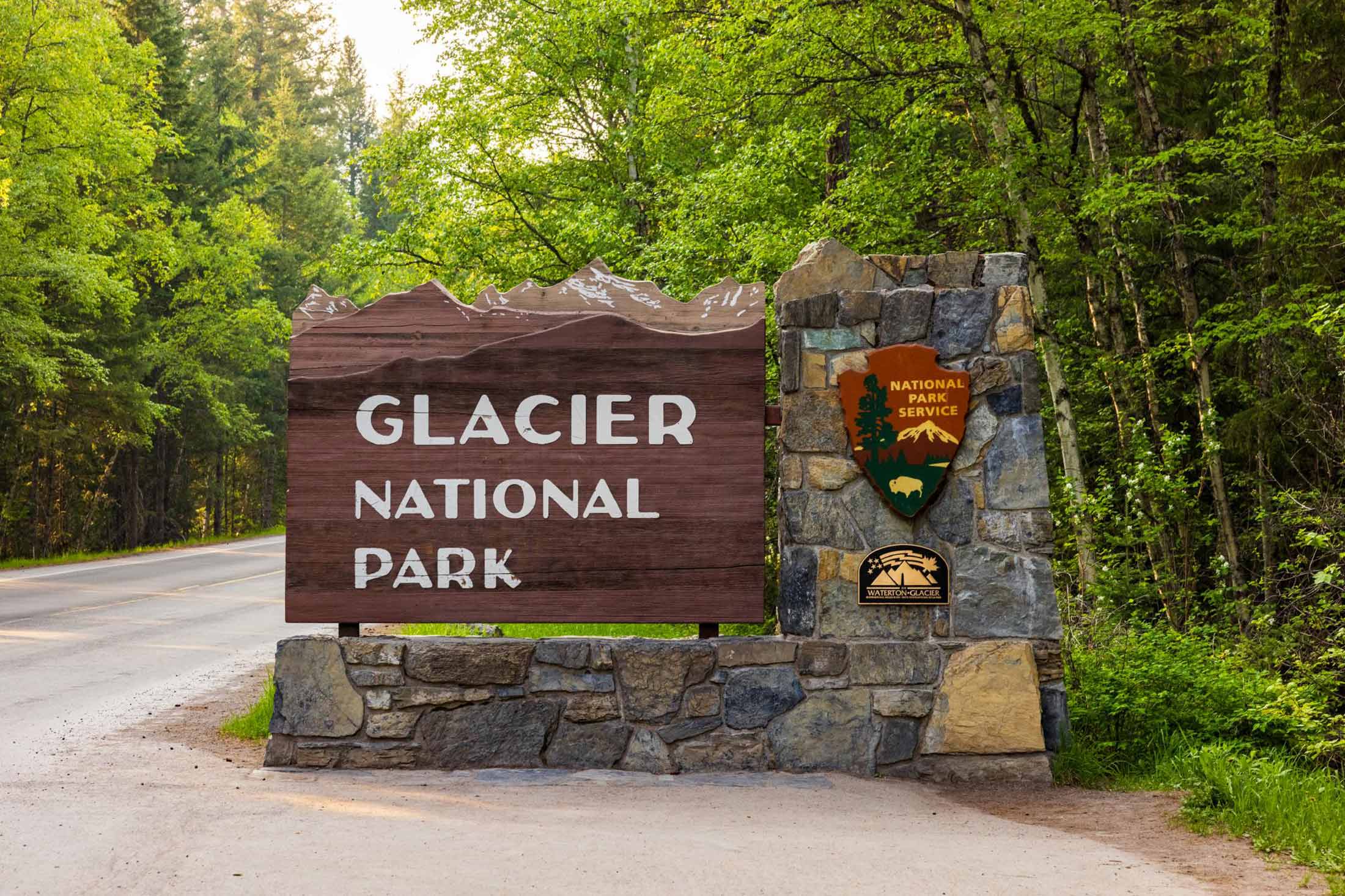 GLACIER NATIONAL PARK ENTRANCE